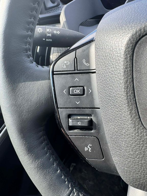 Toyota bZ4X XLE Tech, JAMAIS ACCIDENTÉ, CUIR, TOIT, AWD 2025 à Mirabel, Québec - 8 - w1024h768px