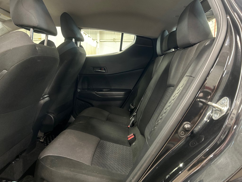 2021 Toyota C-HR LE, JAMAIS ACCIDENTÉ, AUTOMATIQUE in Mirabel, Quebec - 27 - w1024h768px