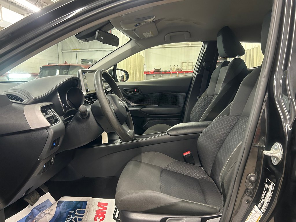 2021 Toyota C-HR LE, JAMAIS ACCIDENTÉ, AUTOMATIQUE in Mirabel, Quebec - 9 - w1024h768px