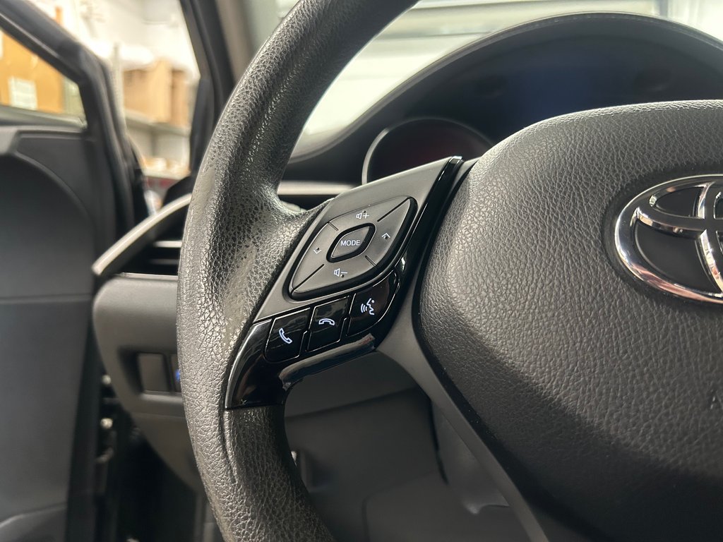 2021 Toyota C-HR LE, JAMAIS ACCIDENTÉ, AUTOMATIQUE in Mirabel, Quebec - 15 - w1024h768px