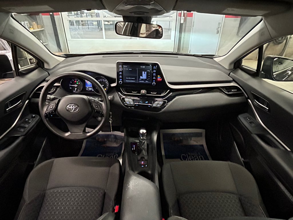 2021 Toyota C-HR LE, JAMAIS ACCIDENTÉ, AUTOMATIQUE in Mirabel, Quebec - 3 - w1024h768px