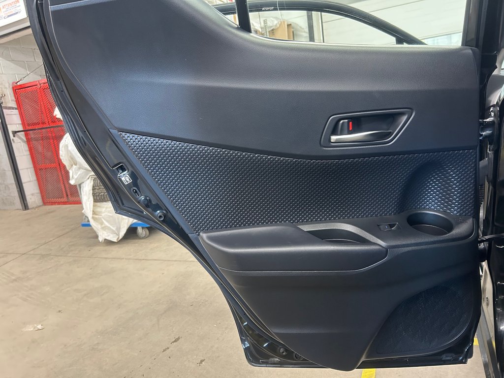 2021 Toyota C-HR LE, JAMAIS ACCIDENTÉ, AUTOMATIQUE in Mirabel, Quebec - 26 - w1024h768px