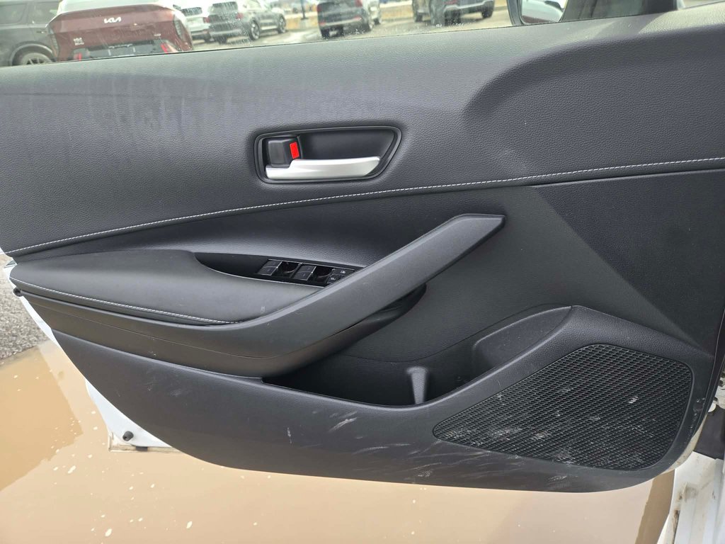 2022 Toyota Corolla Hatchback SE, JAMAIS ACCIDENTÉ, 8 PNEUS, VOLANT CHAUFFANT in Mirabel, Quebec - 7 - w1024h768px