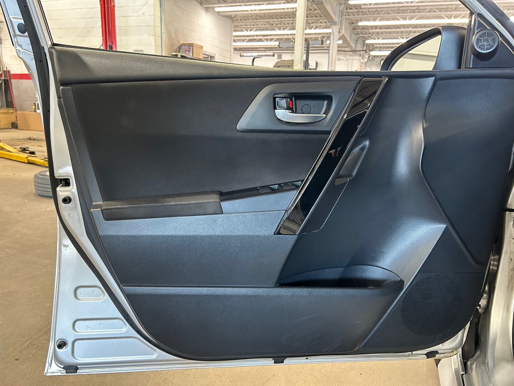 Toyota Corolla iM CVT, JAMAIS ACCIDENTÉ, 8 PNEUS, AUTOMATIQUE 2017 à Mirabel, Québec - 8 - w1024h768px