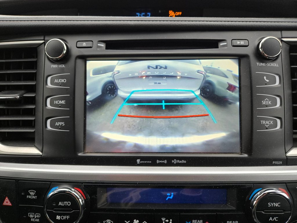 Toyota Highlander LE, JAMAIS ACCIDENTÉ, 8 PASSAGERS, AWD 2017 à Mirabel, Québec - 17 - w1024h768px