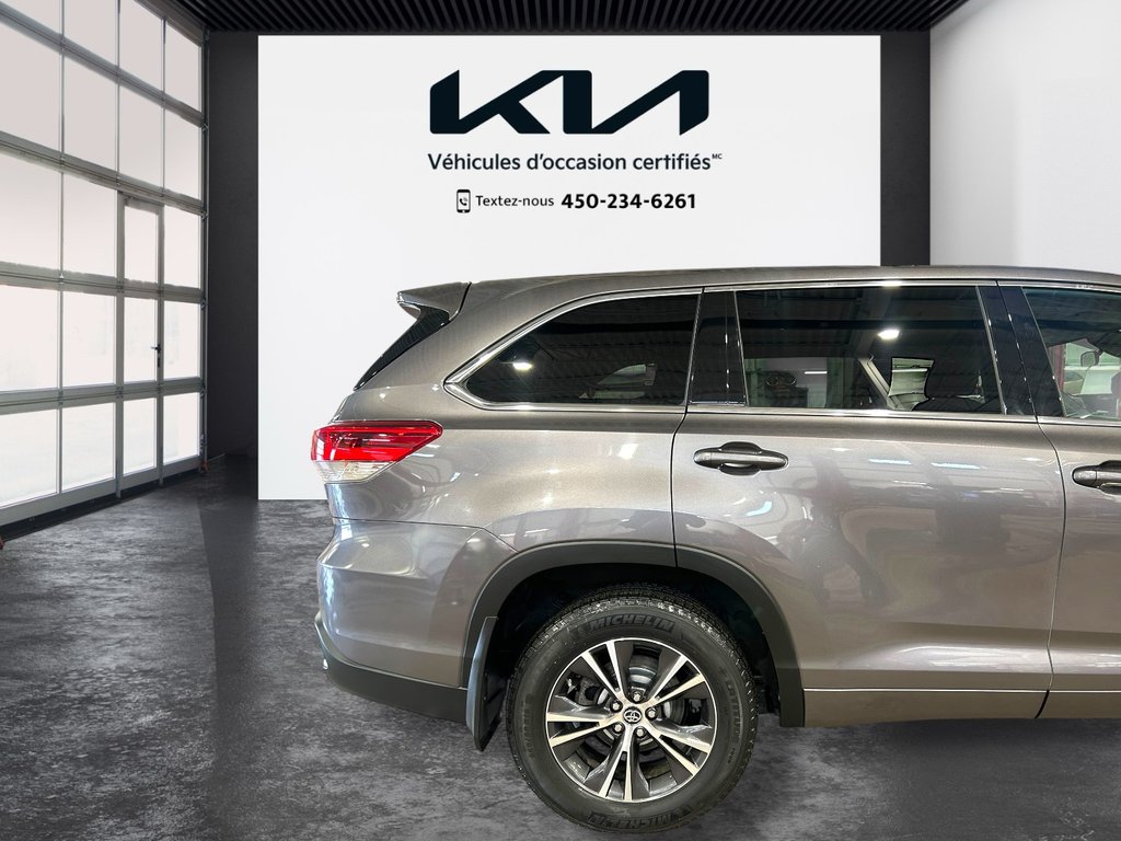 Toyota Highlander LE, JAMAIS ACCIDENTÉ, 8 PASSAGERS, AWD 2017 à Mirabel, Québec - 32 - w1024h768px