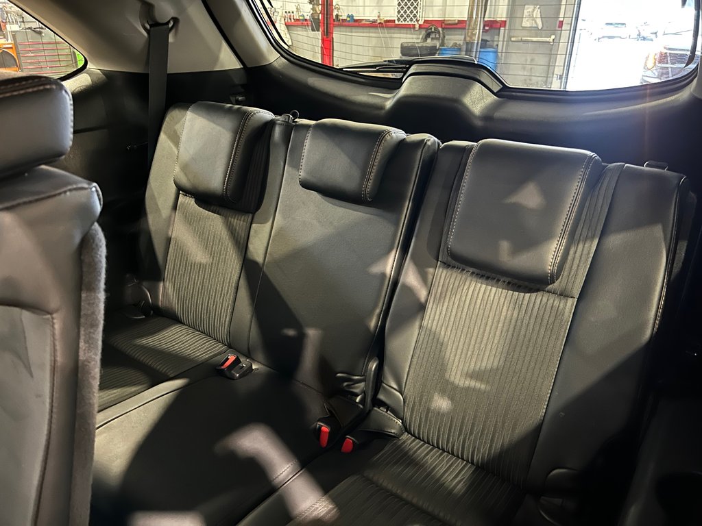 Toyota Highlander LE, JAMAIS ACCIDENTÉ, 8 PASSAGERS, AWD 2017 à Mirabel, Québec - 27 - w1024h768px