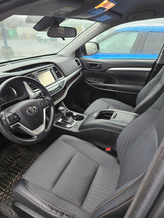 Toyota Highlander LE, JAMAIS ACCIDENTÉ, 8 PASSAGERS, AWD 2017 à Mirabel, Québec - 9 - w1024h768px