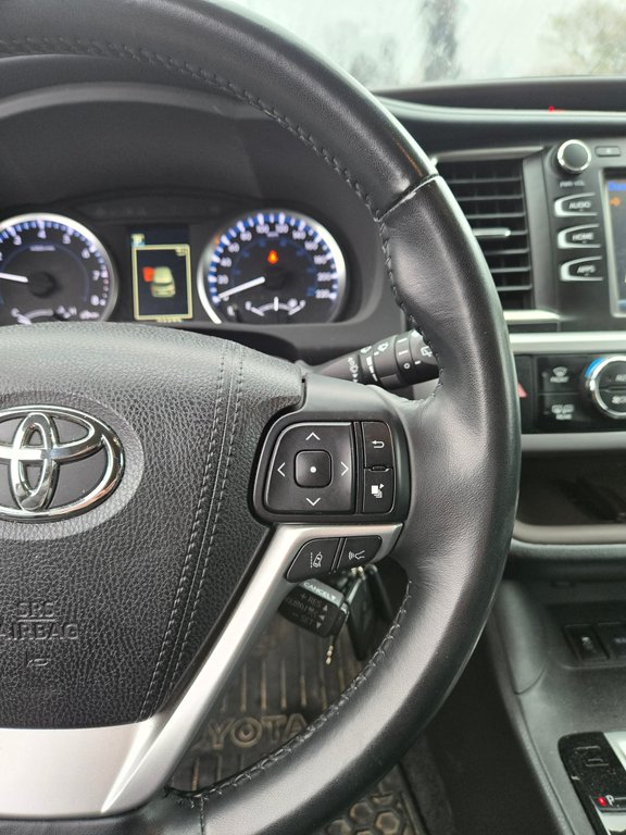 Toyota Highlander LE, JAMAIS ACCIDENTÉ, 8 PASSAGERS, AWD 2017 à Mirabel, Québec - 15 - w1024h768px