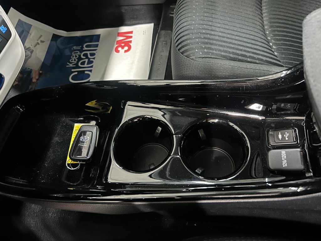 2018 Toyota PRIUS PRIME BRANCHABLE, JAMAIS ACCIDENTÉ, HYBRIDE, A/C in Mirabel, Quebec - 19 - w1024h768px