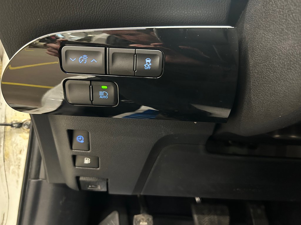 2018 Toyota PRIUS PRIME BRANCHABLE, JAMAIS ACCIDENTÉ, HYBRIDE, A/C in Mirabel, Quebec - 22 - w1024h768px