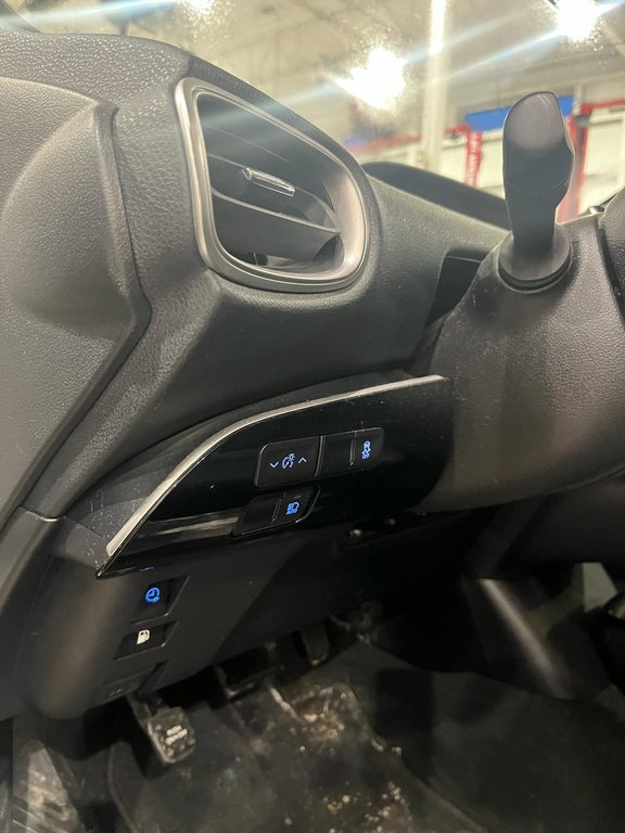 2021 Toyota PRIUS PRIME LE, 8 PNEUS, JAMAIS ACCIDENTÉ, GPS in Mirabel, Quebec - 7 - w1024h768px