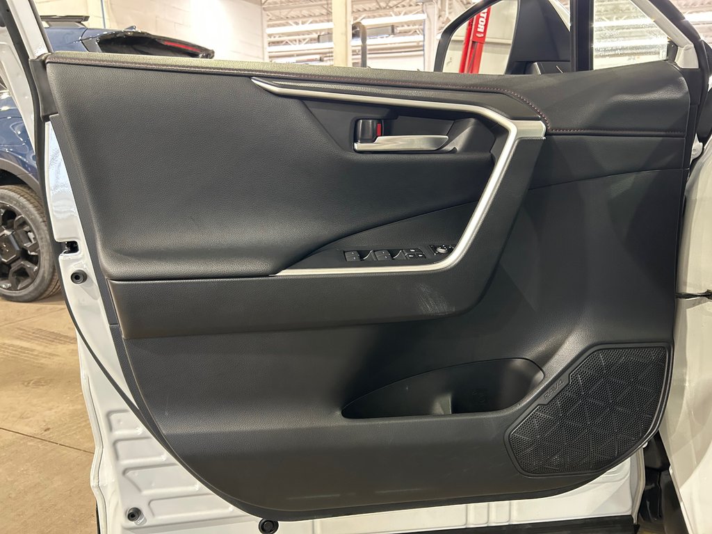 Toyota RAV4 Prime XSE, 8 PNEUS, JAMAIS ACCIDENTÉ, CUIR, TOIT, AWD 2023 à Mirabel, Québec - 10 - w1024h768px