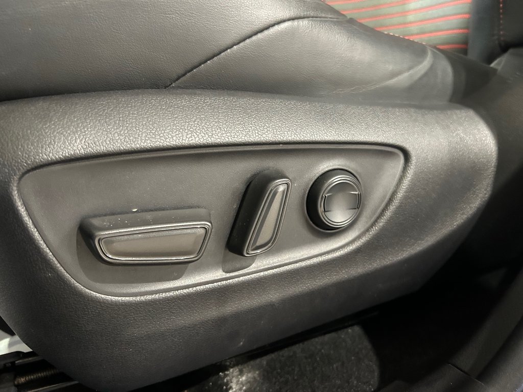 Toyota RAV4 Prime XSE, JAMAIS ACCIDENTÉ, 8 PNEUS, TOIT, CUIR, AWD 2023 à Mirabel, Québec - 11 - w1024h768px