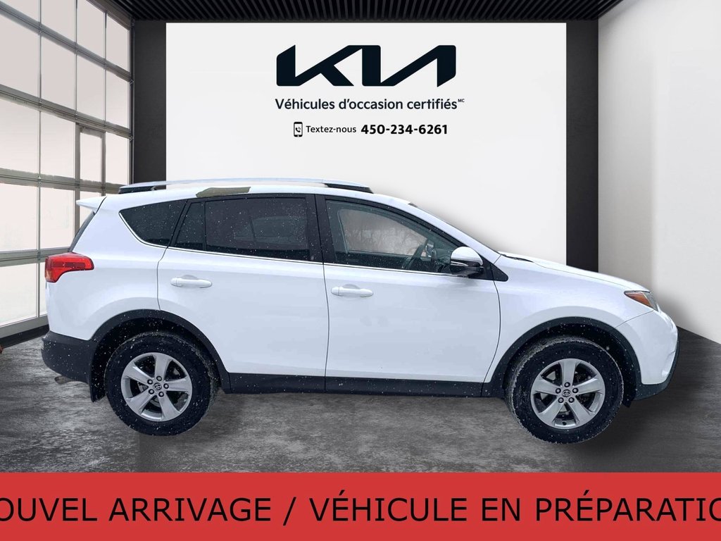 Toyota RAV4 XLE, JAMAIS ACCIDENTÉ, TOIT, AWD, PNEUS D'HIVER 2015 à Mirabel, Québec - 21 - w1024h768px