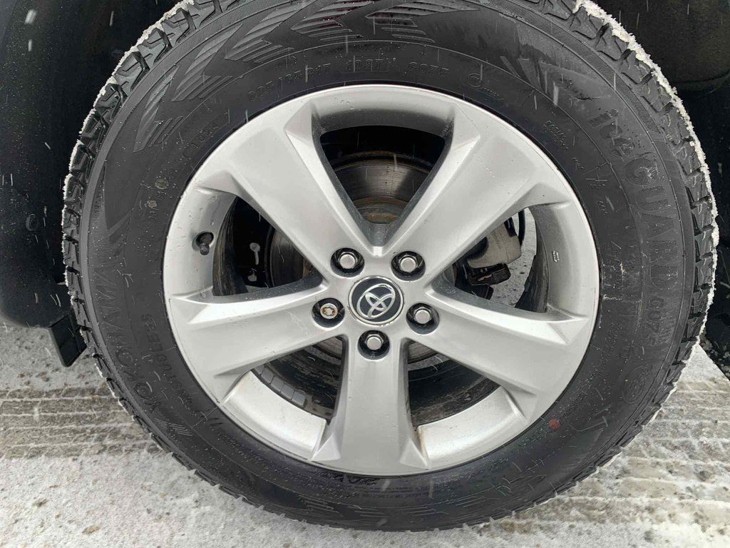 Toyota RAV4 XLE, JAMAIS ACCIDENTÉ, TOIT, AWD, PNEUS D'HIVER 2015 à Mirabel, Québec - 4 - w1024h768px