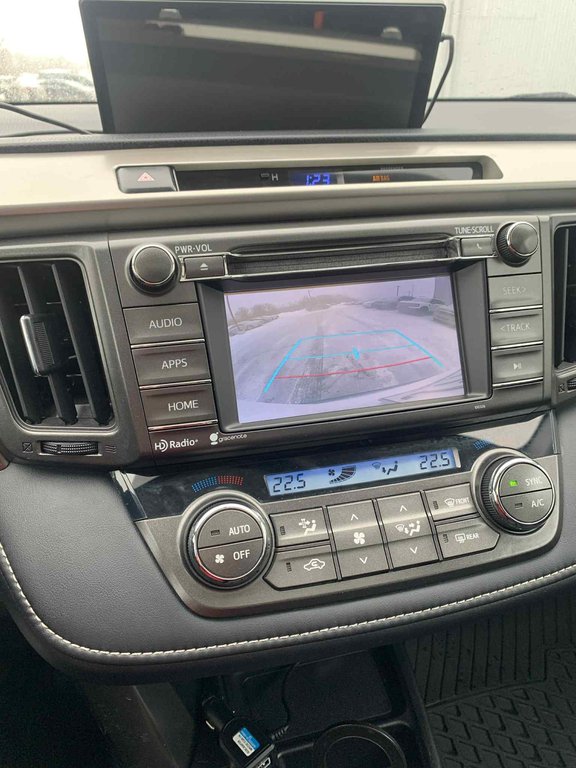 Toyota RAV4 XLE, JAMAIS ACCIDENTÉ, TOIT, AWD, PNEUS D'HIVER 2015 à Mirabel, Québec - 15 - w1024h768px