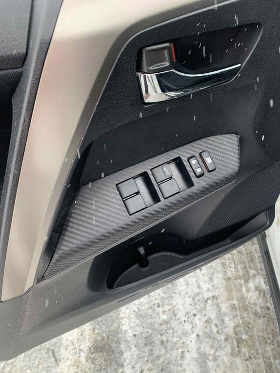 Toyota RAV4 XLE, JAMAIS ACCIDENTÉ, TOIT, AWD, PNEUS D'HIVER 2015 à Mirabel, Québec - 7 - w1024h768px