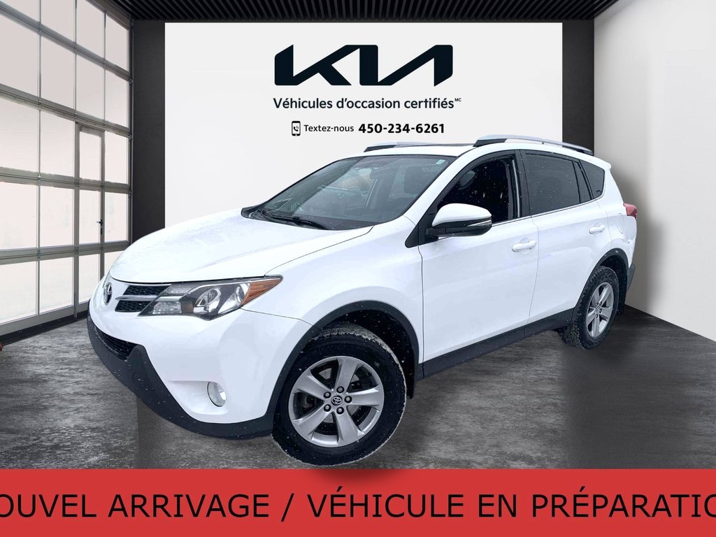 Toyota RAV4 XLE, JAMAIS ACCIDENTÉ, TOIT, AWD, PNEUS D'HIVER 2015 à Mirabel, Québec - 1 - w1024h768px