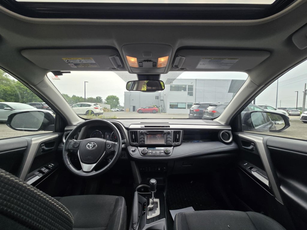 Toyota RAV4 XLE, 8 ROUES, AWD, TOIT, HITCH, TOIT, MAGS 2018 à Mirabel, Québec - 21 - w1024h768px