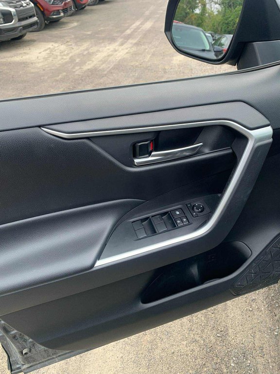 Toyota RAV4 XLE, AWD, TOIT, 8 ROUES, AUCUN ACCIDENT 2019 à Mirabel, Québec - 6 - w1024h768px
