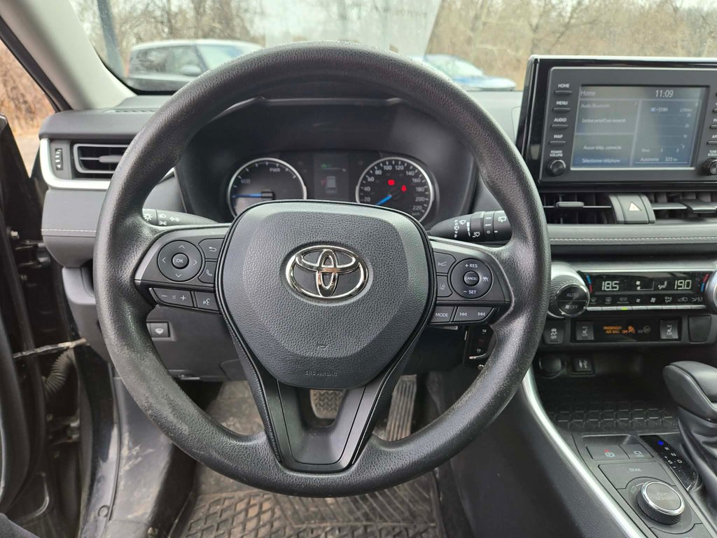 Toyota RAV4 Hybrid LE, JAMAIS ACCIDENTÉ, HITCH, AWD 2019 à Mirabel, Québec - 9 - w1024h768px