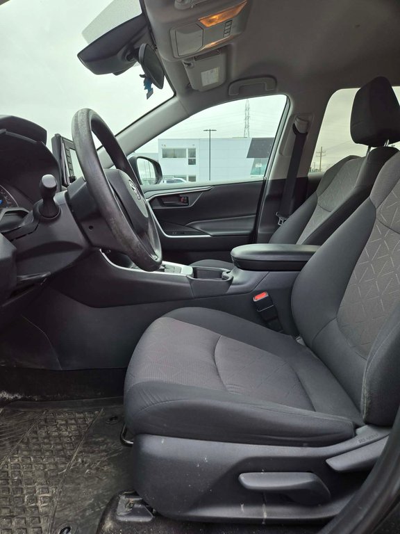 Toyota RAV4 Hybrid LE, JAMAIS ACCIDENTÉ, HITCH, AWD 2019 à Mirabel, Québec - 8 - w1024h768px