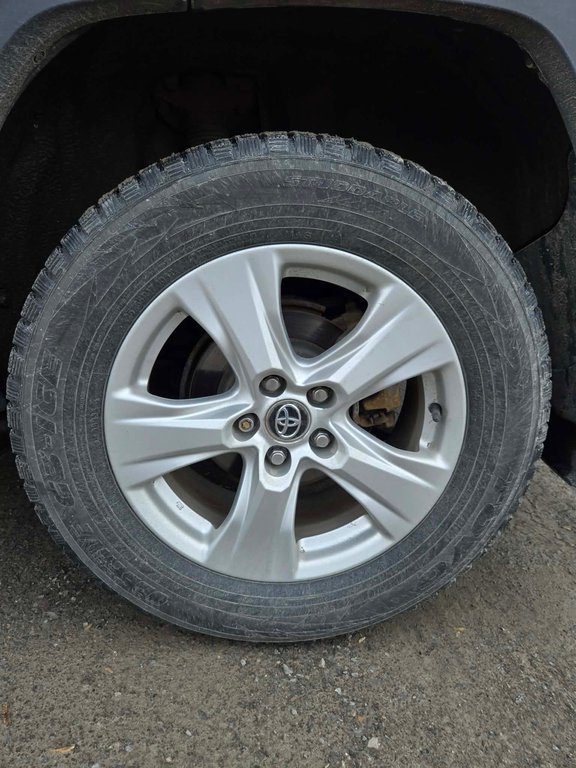 Toyota RAV4 Hybrid LE, JAMAIS ACCIDENTÉ, HITCH, AWD 2019 à Mirabel, Québec - 6 - w1024h768px