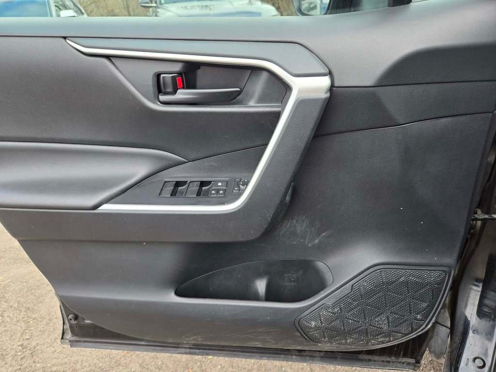Toyota RAV4 Hybrid LE, JAMAIS ACCIDENTÉ, HITCH, AWD 2019 à Mirabel, Québec - 7 - w1024h768px