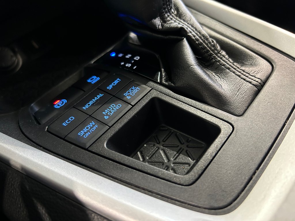 Toyota RAV4 XLE, JAMAIS ACCIDENTÉ, 8 PNEUS, AWD, TOIT 2021 à Mirabel, Québec - 26 - w1024h768px