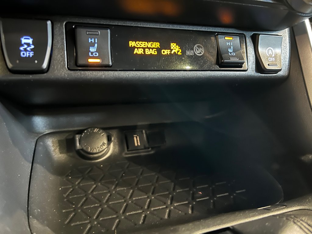Toyota RAV4 XLE, JAMAIS ACCIDENTÉ, 8 PNEUS, AWD, TOIT 2021 à Mirabel, Québec - 27 - w1024h768px