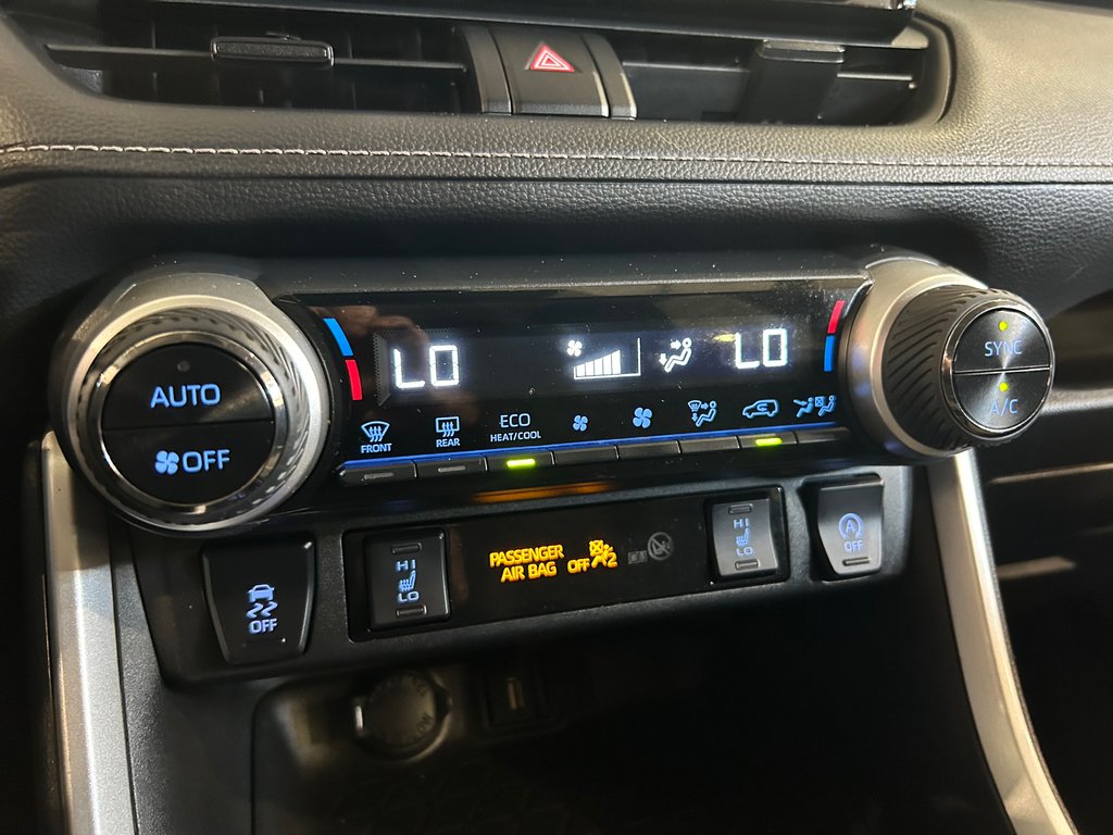 Toyota RAV4 XLE, JAMAIS ACCIDENTÉ, 8 PNEUS, AWD, TOIT 2021 à Mirabel, Québec - 7 - w1024h768px