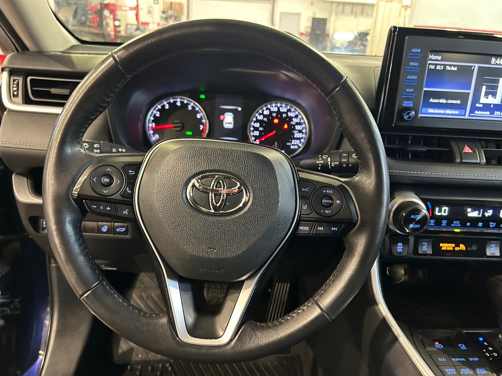 Toyota RAV4 XLE, JAMAIS ACCIDENTÉ, 8 PNEUS, AWD, TOIT 2021 à Mirabel, Québec - 12 - w1024h768px