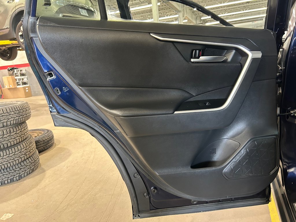 Toyota RAV4 XLE, JAMAIS ACCIDENTÉ, 8 PNEUS, AWD, TOIT 2021 à Mirabel, Québec - 33 - w1024h768px