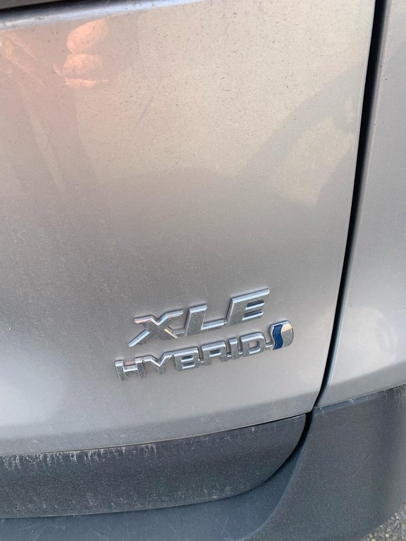 2023  RAV4 Hybrid XLE, 8 PNEUS, JAMAIS ACCIDENTÉ, TOIT, AWD in Mirabel, Quebec - 17 - w1024h768px