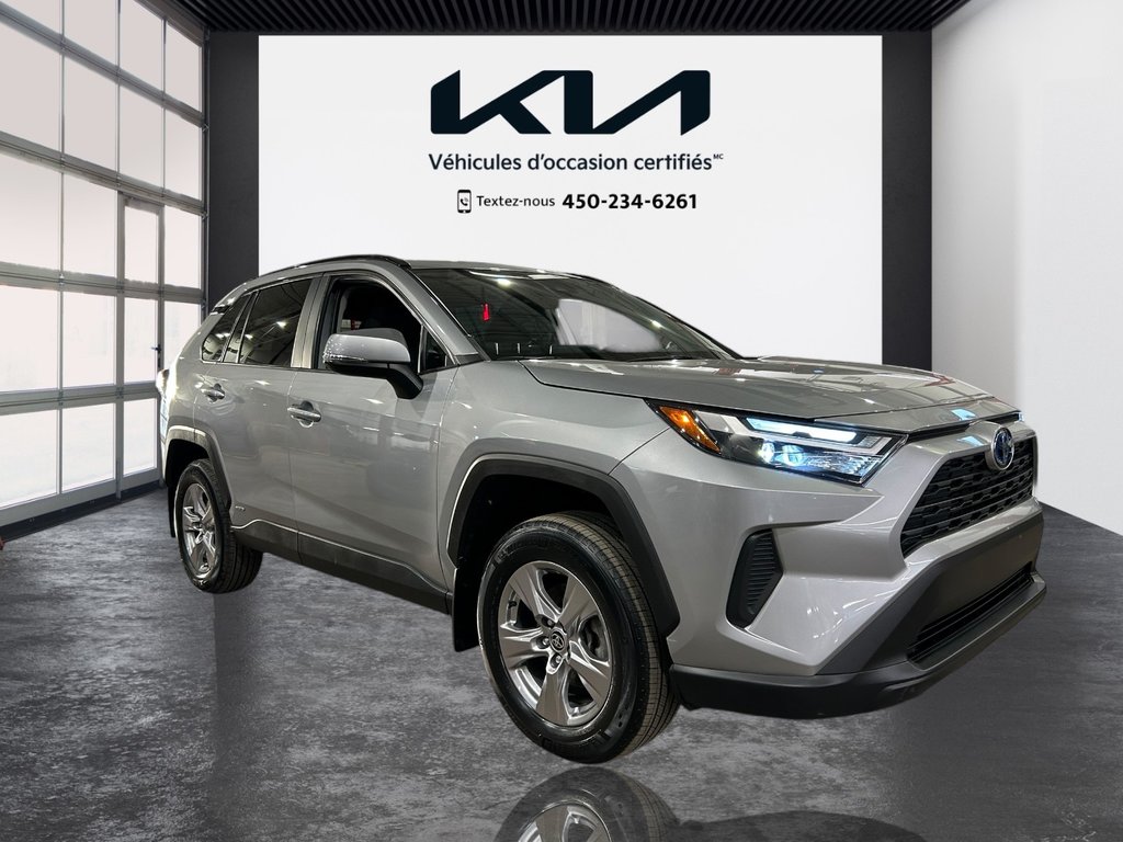 RAV4 Hybrid XLE, 8 PNEUS, JAMAIS ACCIDENTÉ, TOIT, AWD 2023 à Mirabel, Québec - 39 - w1024h768px