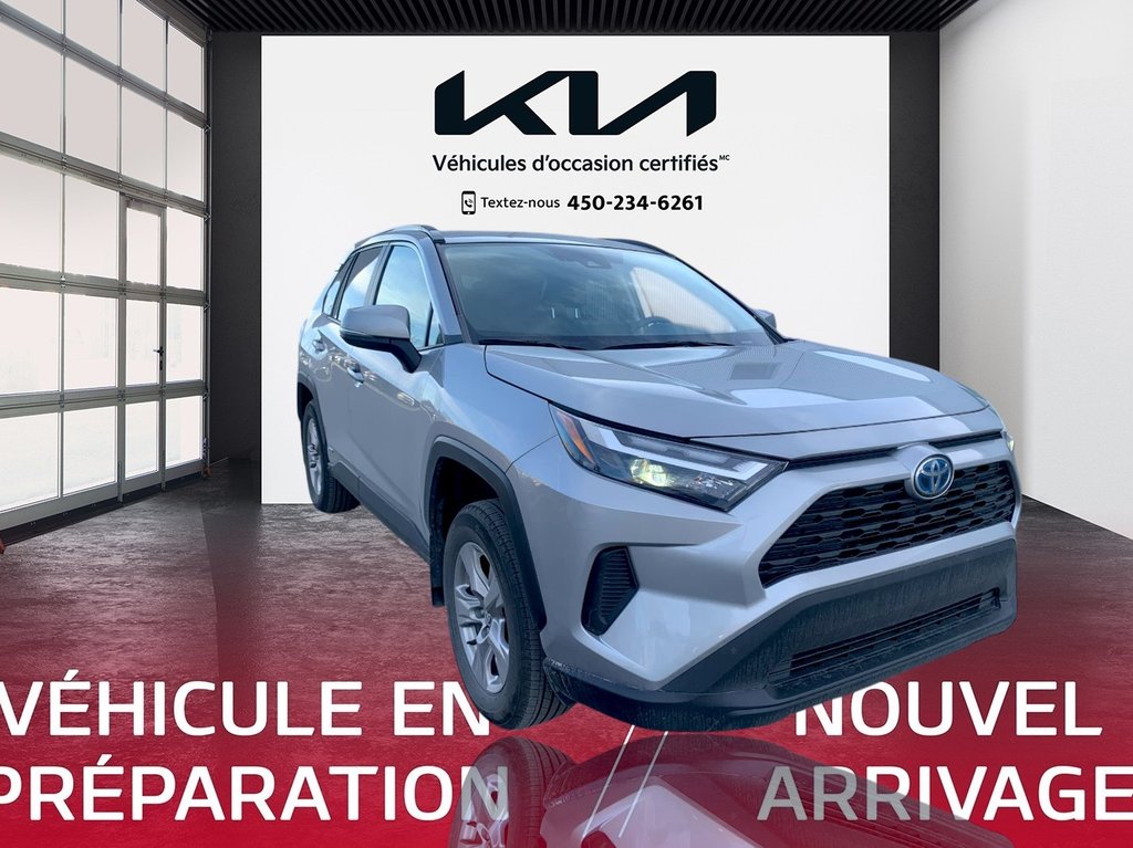 2023  RAV4 Hybrid XLE, 8 PNEUS, JAMAIS ACCIDENTÉ, TOIT, AWD in Mirabel, Quebec - 20 - w1024h768px