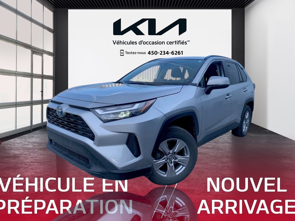 2023  RAV4 Hybrid XLE, 8 PNEUS, JAMAIS ACCIDENTÉ, TOIT, AWD in Mirabel, Quebec - 1 - w1024h768px