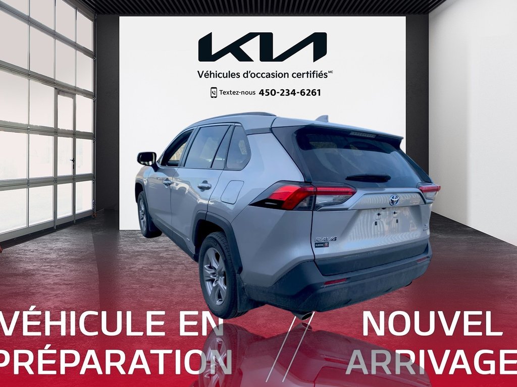 2023  RAV4 Hybrid XLE, 8 PNEUS, JAMAIS ACCIDENTÉ, TOIT, AWD in Mirabel, Quebec - 9 - w1024h768px