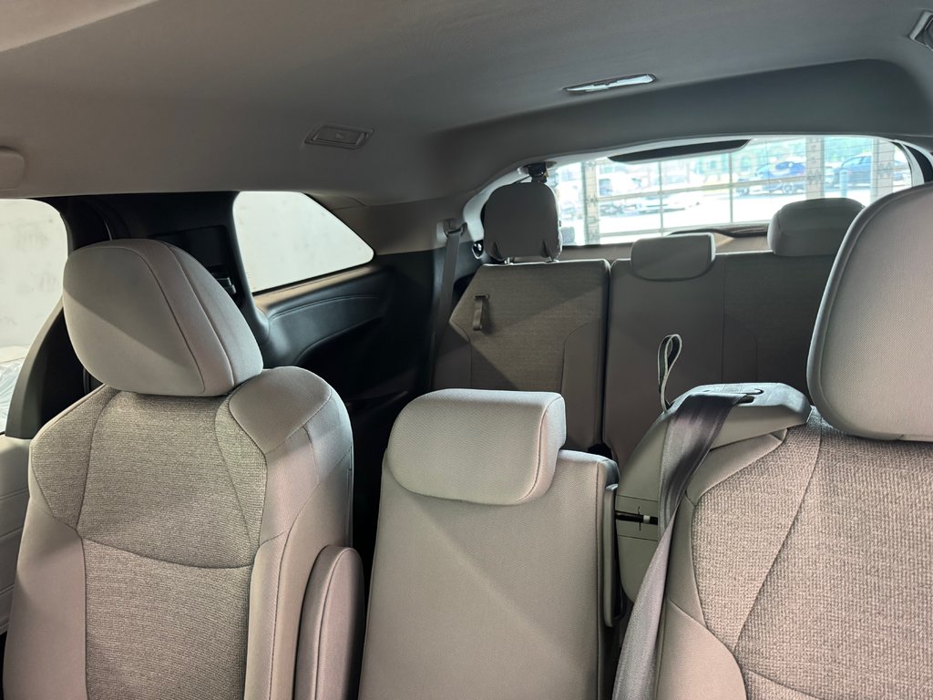 2025 Toyota Sienna LE HYBRIDE, JAMAIS ACCIDENTÉ, 8 PASSAGERS, AWD in Mirabel, Quebec - 22 - w1024h768px