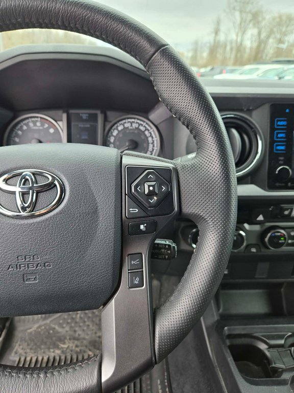 Toyota Tacoma TRD Off Road, JAMAIS ACCIDENTÉ, V6, HITCH 2018 à Mirabel, Québec - 14 - w1024h768px