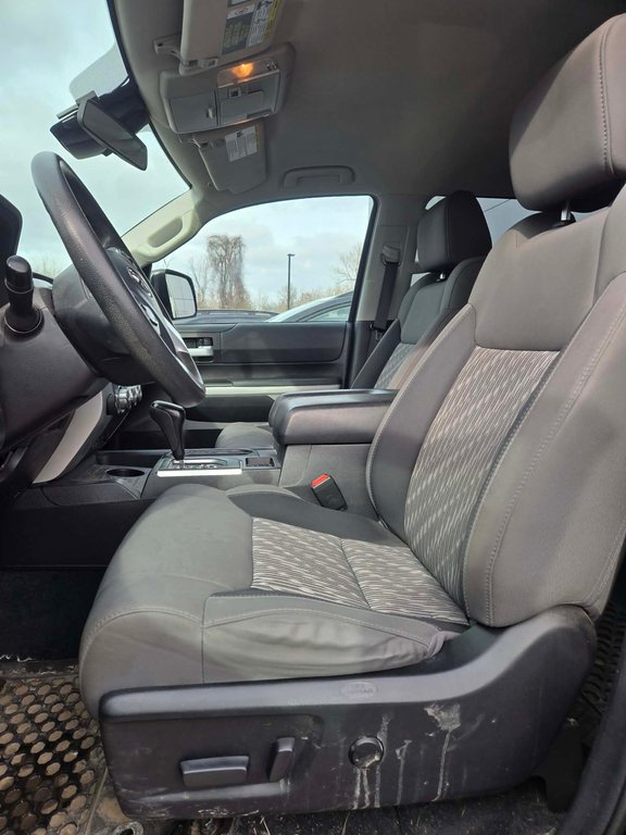 2020 Toyota Tundra Crew Max, JAMAIS ACCIDENTÉ, 8 PNEUS, MAGS in Mirabel, Quebec - 8 - w1024h768px