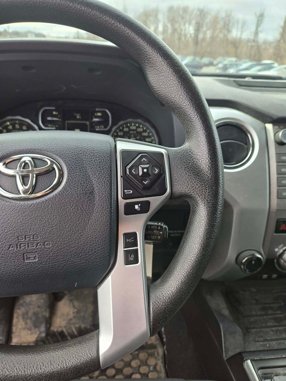 2020 Toyota Tundra Crew Max, JAMAIS ACCIDENTÉ, 8 PNEUS, MAGS in Mirabel, Quebec - 14 - w1024h768px