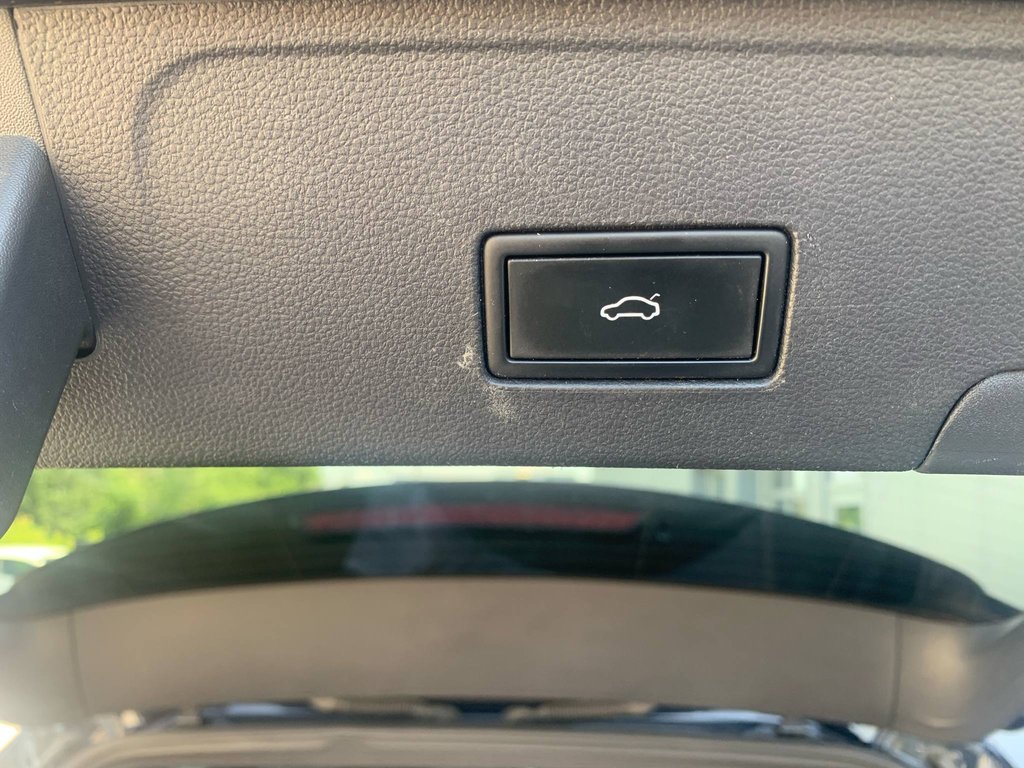 2021 Volkswagen Atlas Cross Sport Highline, JAMAIS ACCIDENTÉ, CUIR, TOIT, AWD, MAGS in Mirabel, Quebec - 18 - w1024h768px