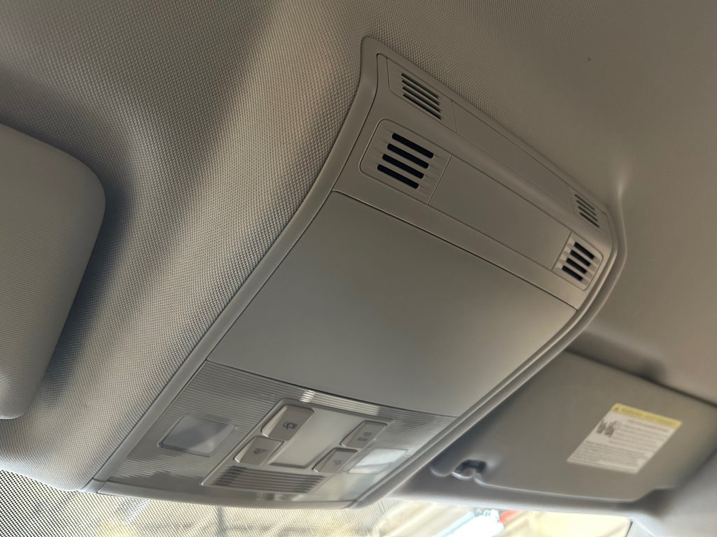 Volkswagen Taos Trendline, JAMAIS ACCIDENTÉ, 8 PNEUS, MAGS 2022 à Mirabel, Québec - 22 - w1024h768px