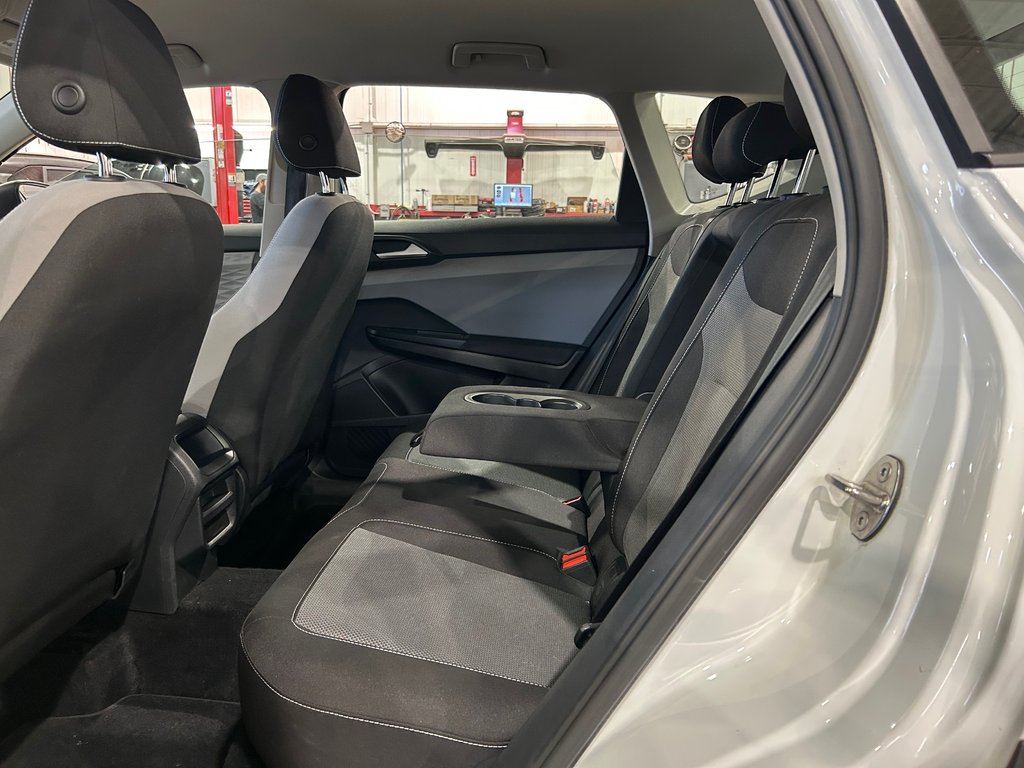 Volkswagen Taos Trendline, JAMAIS ACCIDENTÉ, 8 PNEUS, MAGS 2022 à Mirabel, Québec - 25 - w1024h768px