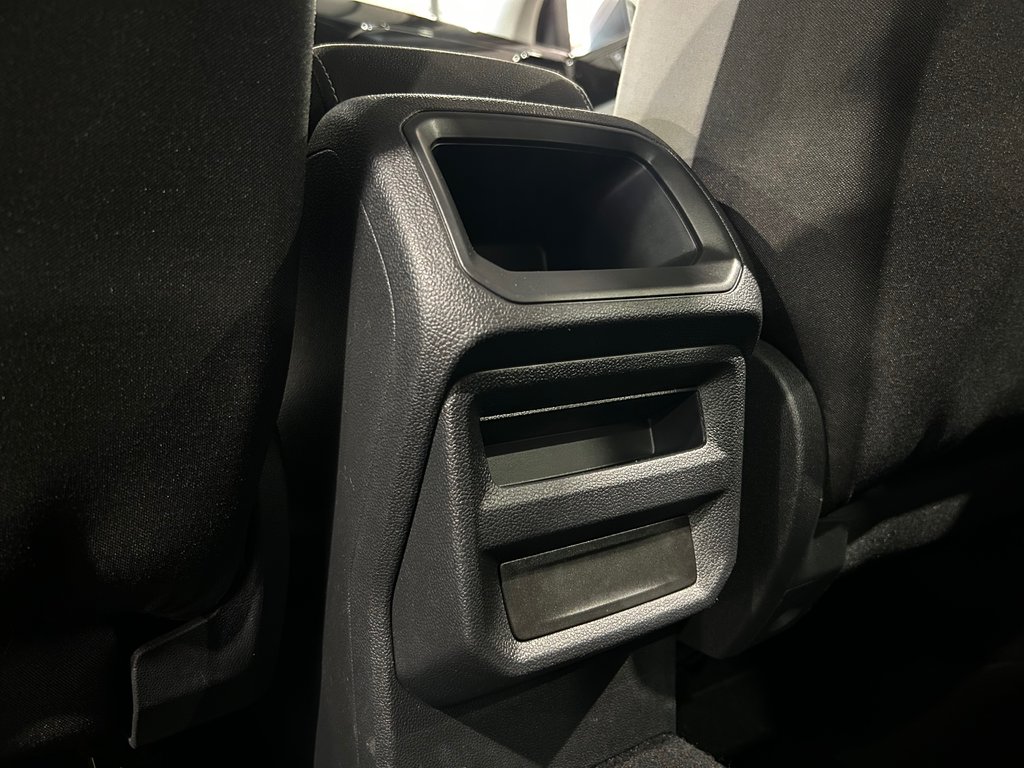 Volkswagen Taos Trendline, JAMAIS ACCIDENTÉ, 8 PNEUS, MAGS 2022 à Mirabel, Québec - 26 - w1024h768px