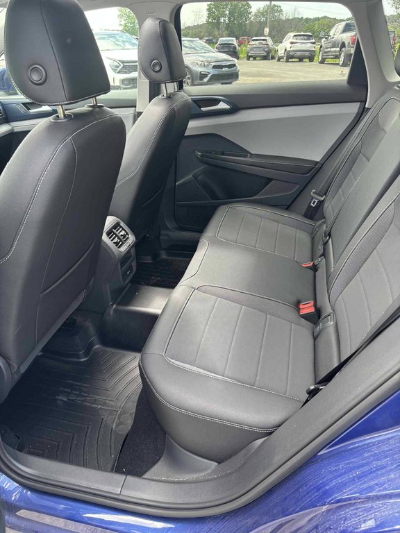 2024 Volkswagen Taos Comfortline, JAMAIS ACCIDENTÉ, CUIR, TOIT, AWD in Mirabel, Quebec - 21 - w1024h768px