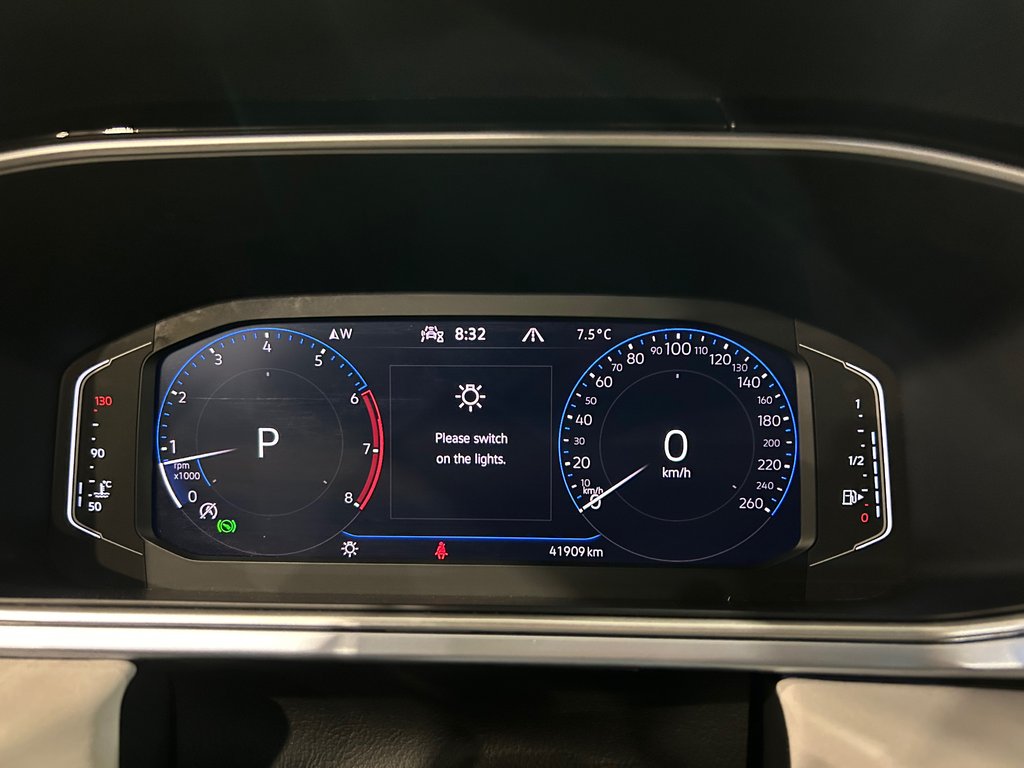 2025 Volkswagen Taos Comfortline, JAMAIS ACCIDENTÉ, CUIR/SUEDE, AWD in Mirabel, Quebec - 12 - w1024h768px