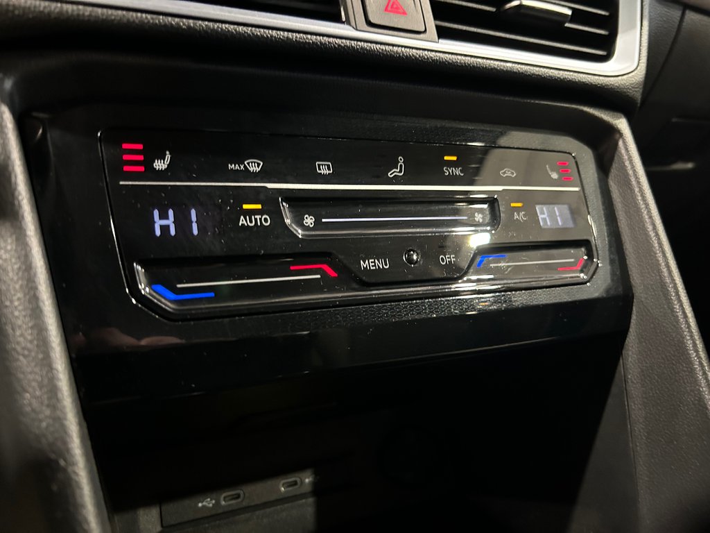2025 Volkswagen Taos Comfortline, JAMAIS ACCIDENTÉ, CUIR/SUEDE, AWD in Mirabel, Quebec - 21 - w1024h768px